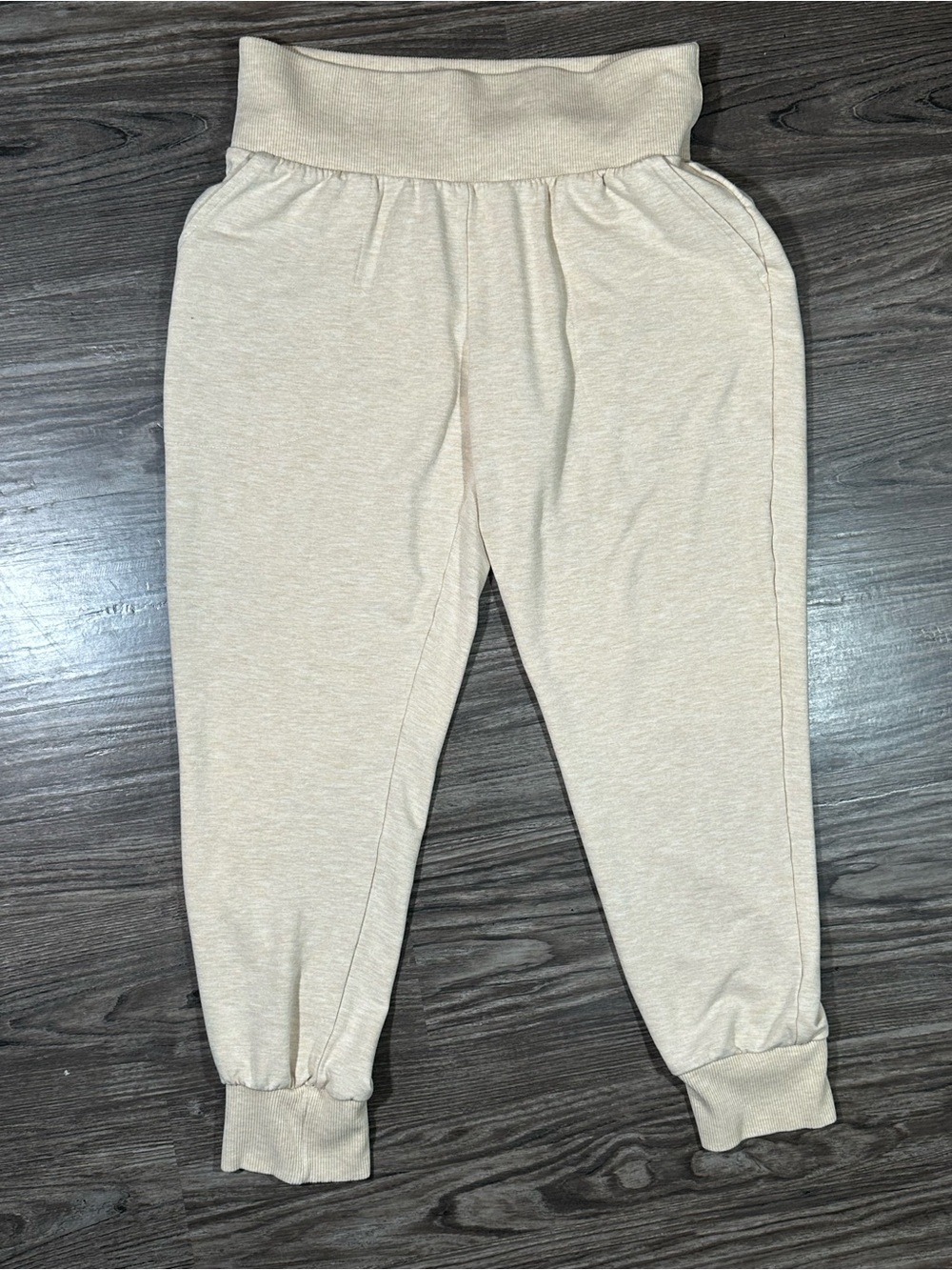 NIKE $70 YOGA FLOW Oatmeal Slim Fit Mid Rise 7/8 Ribbed Cuff Pants M - Picture 3 of 13